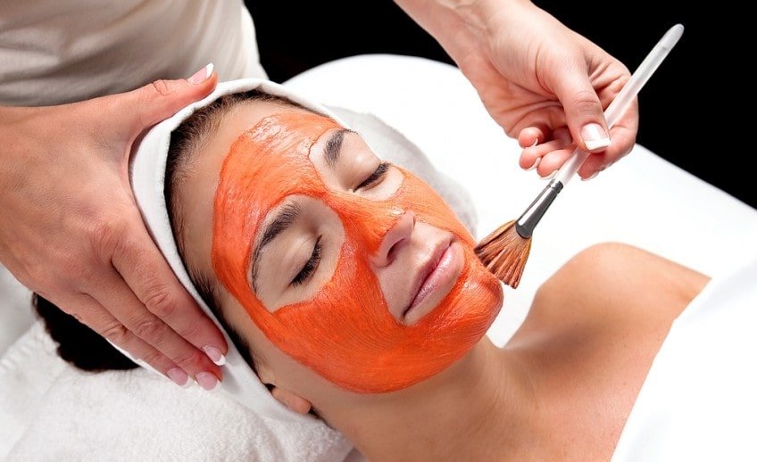 facial pack apply on the face