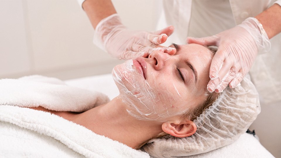 Apply Cream on face