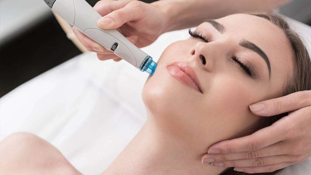 Hydra Facial apply on patient