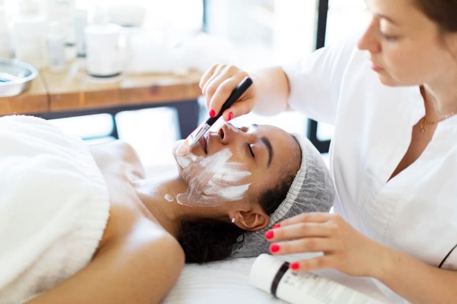 Cosmetologist In Besa