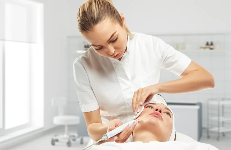 Dermatologist In Dhantoli